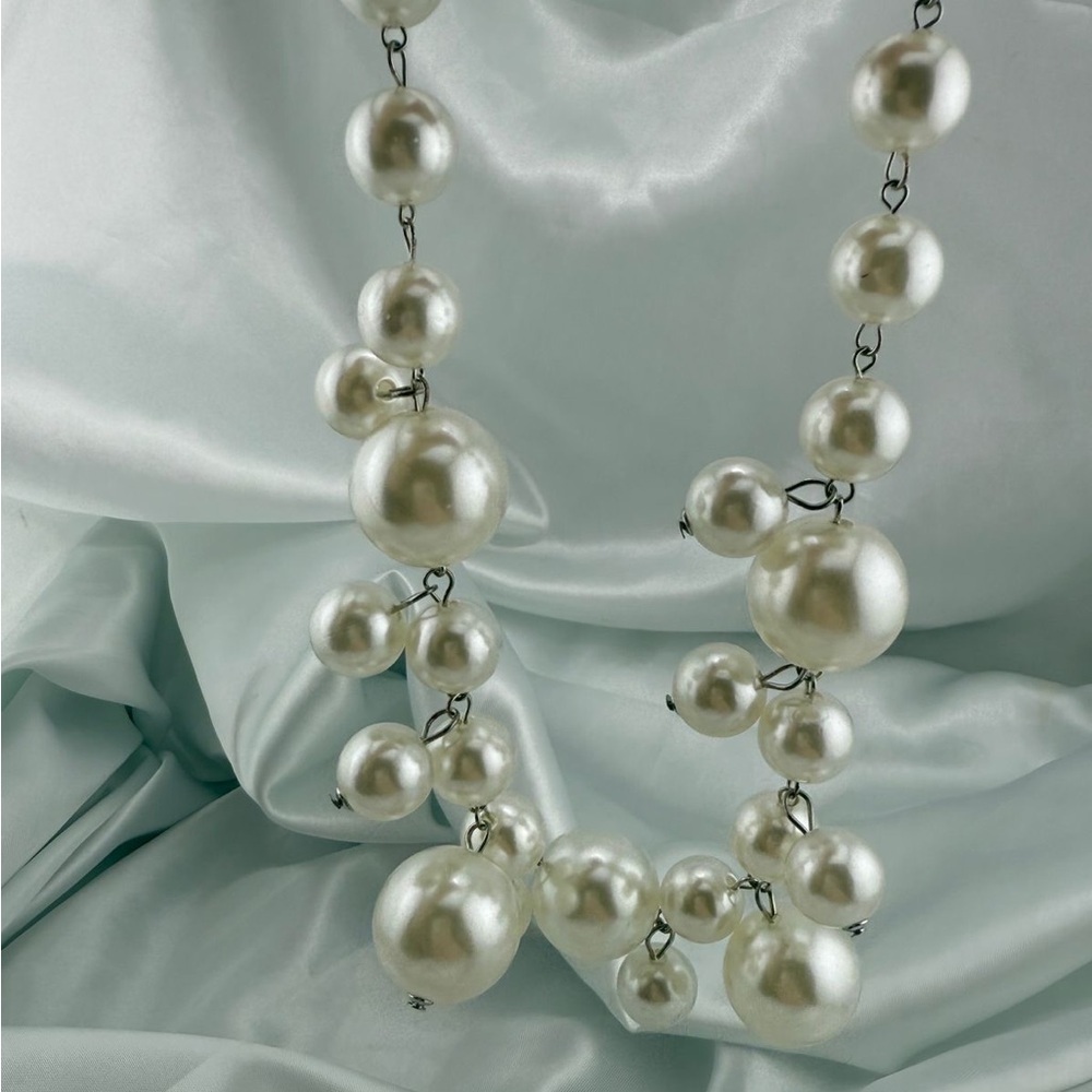 Silver and Shimmer White Classic White Pearl Necklace - Picture 5 of 7
